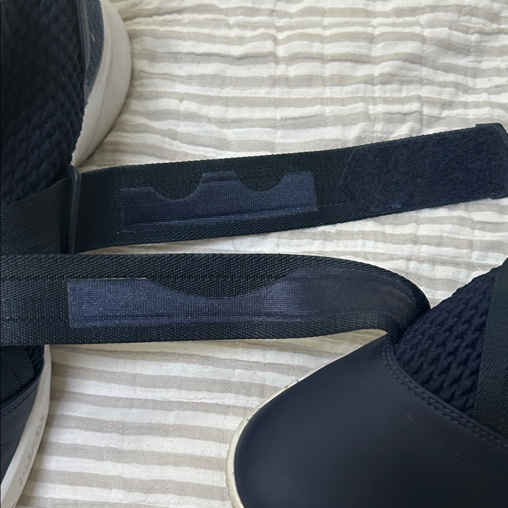 Nike LeBron Soldier Xii (12) Navy Blue Basketball Shoes - Picture 7 of 9